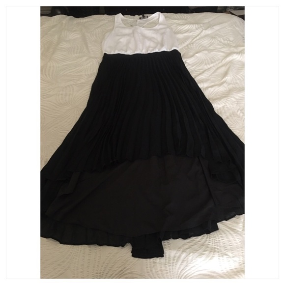 Banana Republic Colorblock Pleated Patio Dress - Picture 7 of 14